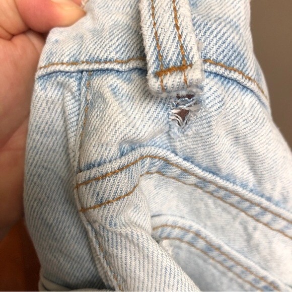 Levis Jeans Womens 30 Light Wash Vintage 551 Relaxed Fit Tapered Leg High Waist - Picture 2 of 15